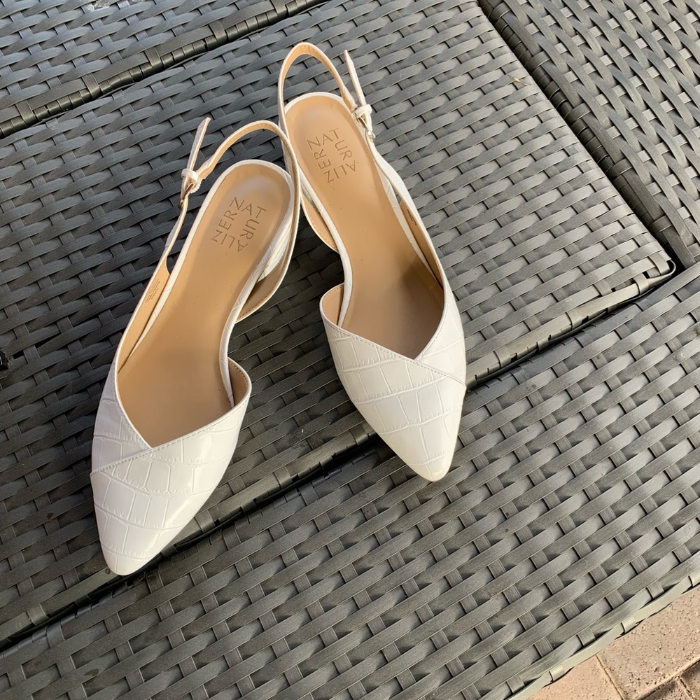 White flat shoes size 7 brand name Naturalizer